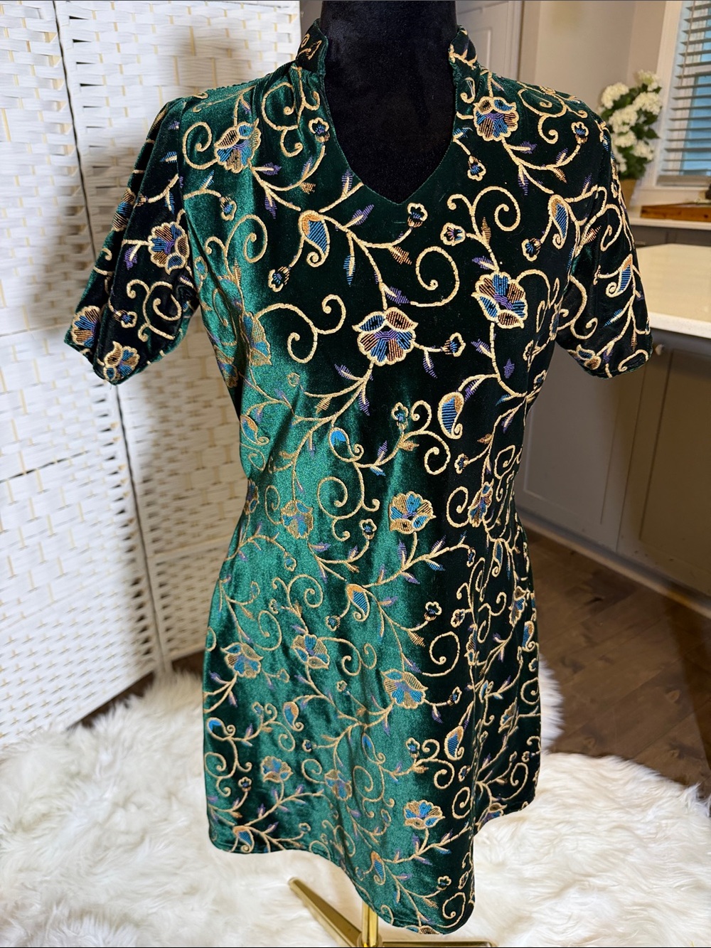 Emerald Velvet Floral Embroidered V-Neck Dress